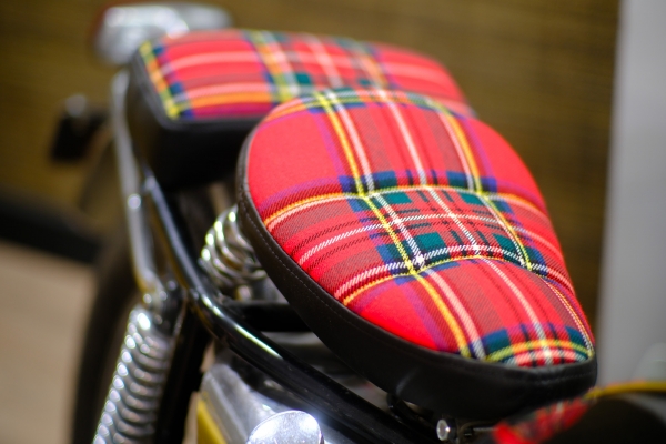 Realisation selle de moto